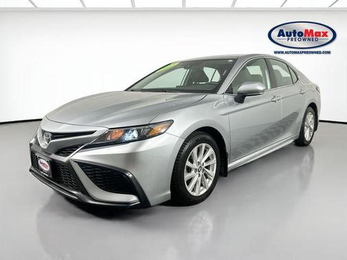 Celestial Silver Metallic 2023 Toyota Camry SE