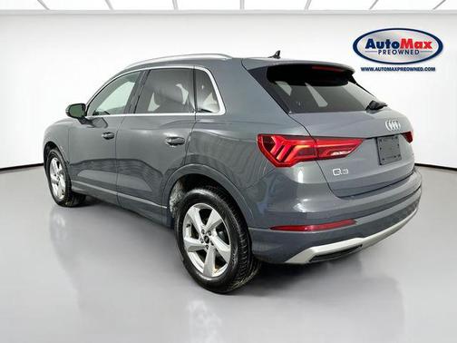 Nano Gray Metallic 2022 Audi Q3 40 Premium Plus