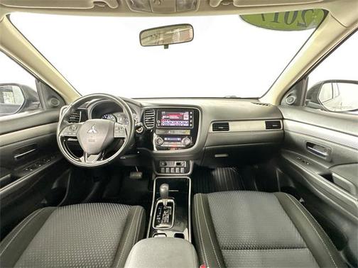 2017 Mitsubishi Outlander SE