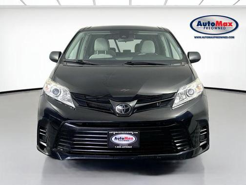 2019 Toyota Sienna SE