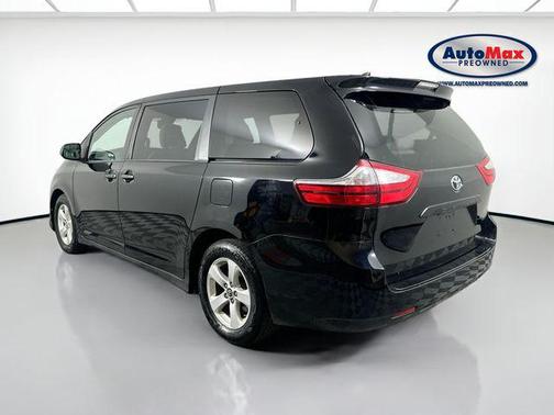 2019 Toyota Sienna SE