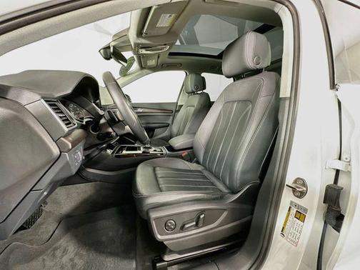 Ibis White 2023 Audi Q5 45 S line Premium