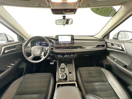 White Diamond/Black Roof 2024 Mitsubishi Outlander PHEV SE Ralliart