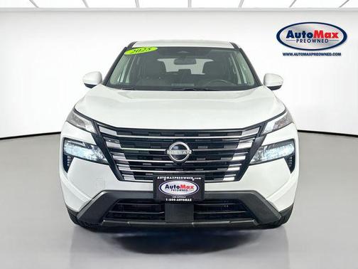 Everest White Pearl 2025 Nissan Rogue SV