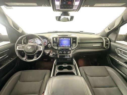 Diamond Black Crystal Pearlcoat 2019 RAM 1500 Big Horn