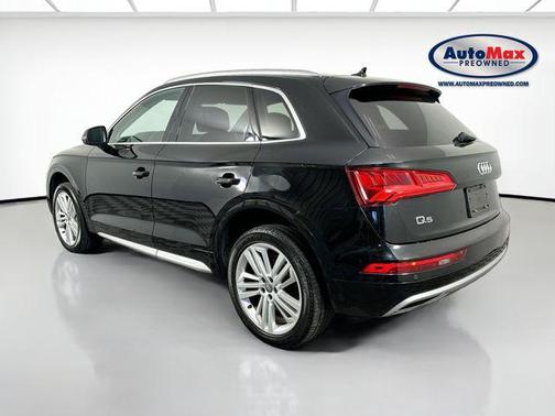 Mythos Black Metallic 2020 Audi Q5 45 Premium Plus
