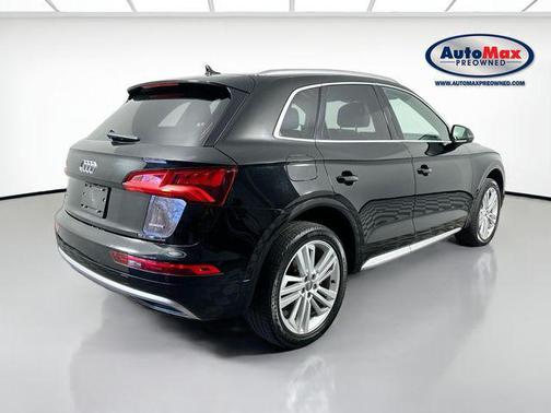 Mythos Black Metallic 2020 Audi Q5 45 Premium Plus
