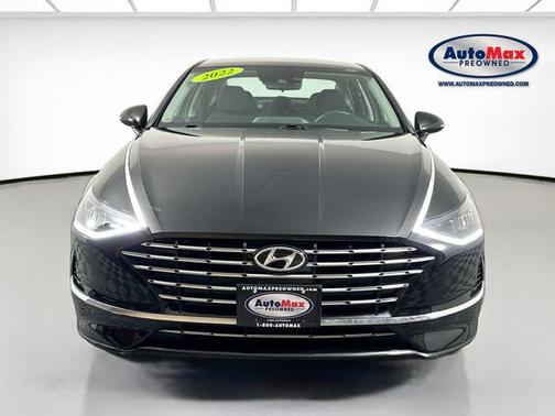 2022 Hyundai SONATA Hybrid SE
