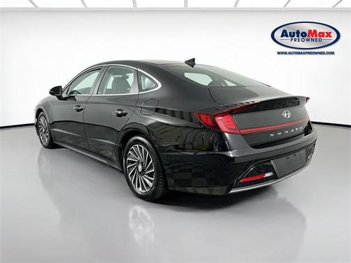 2022 Hyundai SONATA Hybrid SE