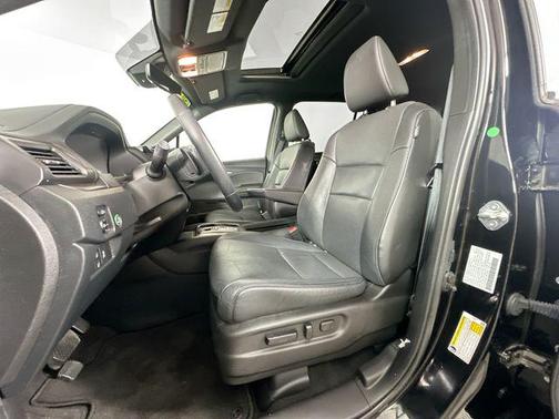 Crystal Black Pearl 2023 Honda Passport AWD EX-L