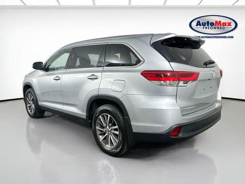 Celestial Silver Metallic 2019 Toyota Highlander XLE
