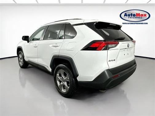 2022 Toyota RAV4 Hybrid LE