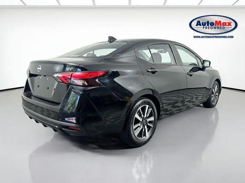 Super Black Metallic 2024 Nissan Versa 1.6 SV