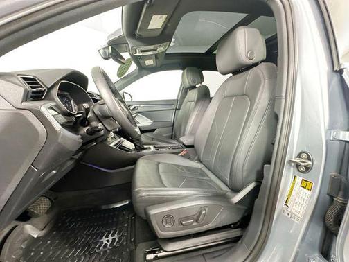 Florett Silver Metallic 2022 Audi Q3 40 Premium Plus