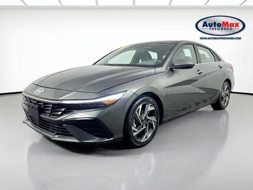 2025 Hyundai ELANTRA SEL