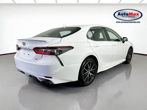 Ice Cap 2024 Toyota Camry SE