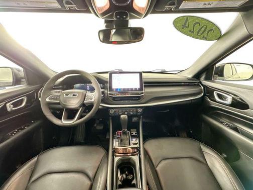 Diamond Black Crystal Pearlcoat 2024 Jeep Compass Limited