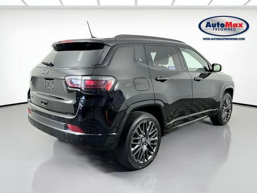 Diamond Black Crystal Pearlcoat 2024 Jeep Compass Limited