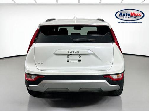 2023 Kia Niro LX