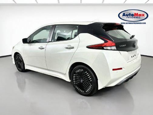 Pearl White Tricoat 2023 Nissan Leaf SV PLUS 60 kWh
