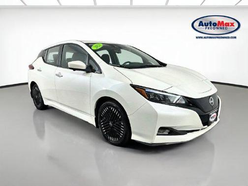 Pearl White Tricoat 2023 Nissan Leaf SV PLUS 60 kWh