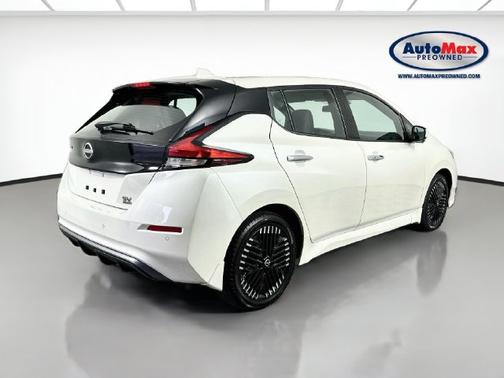 Pearl White Tricoat 2023 Nissan Leaf SV PLUS