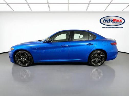 Misano Blue Metallic 2023 Alfa Romeo Giulia Estrema AWD