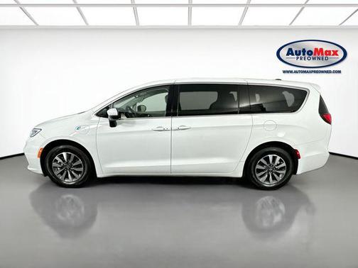Bright White Clearcoat 2023 Chrysler Pacifica Hybrid Touring L