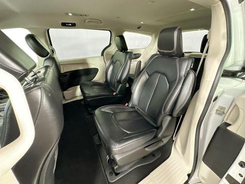 Bright White Clearcoat 2023 Chrysler Pacifica Hybrid Touring L