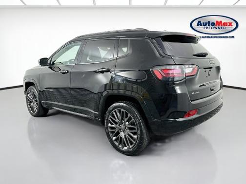 Diamond Black Crystal Pearlcoat 2022 Jeep Compass Limited