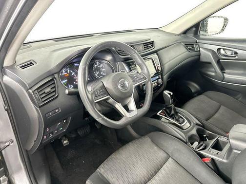 Gun Metallic 2018 Nissan Rogue SV