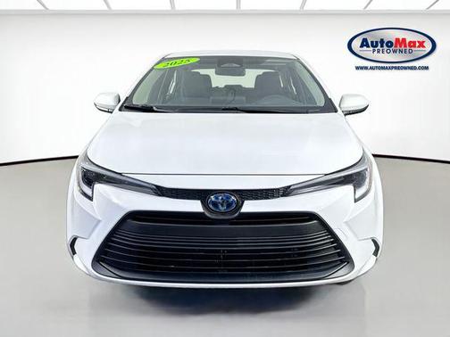 Ice 2025 Toyota Corolla Hybrid LE