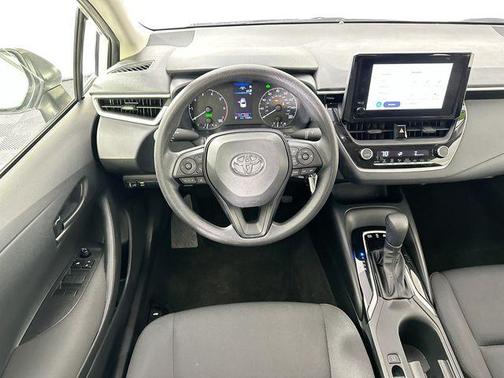 Ice 2025 Toyota Corolla Hybrid LE