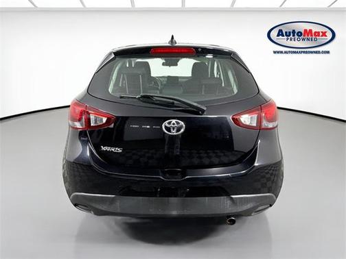 2020 Toyota Yaris Sedan LE