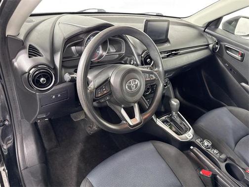 2020 Toyota Yaris Sedan LE