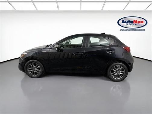 2020 Toyota Yaris Sedan LE