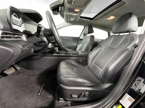 2022 Hyundai ELANTRA Limited