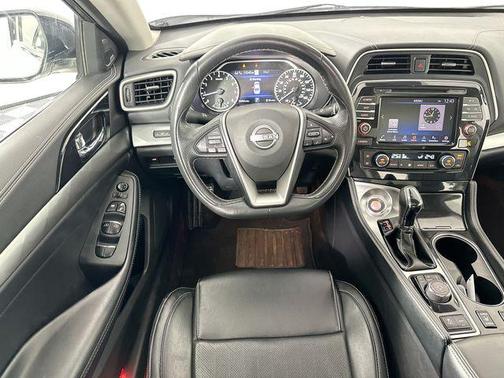 2023 Nissan Maxima SL