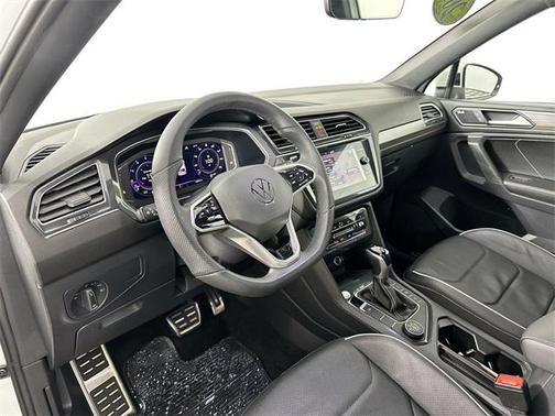 2022 Volkswagen Tiguan 2.0T SEL R-Line 4MOTION