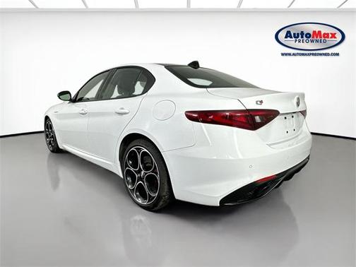 2022 Alfa Romeo Giulia Veloce