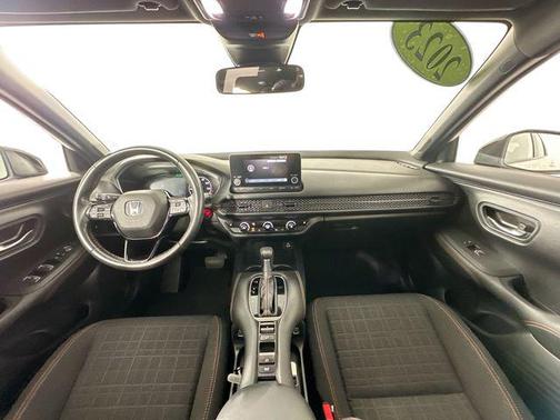 Platinum White Pearl 2023 Honda HR-V AWD Sport