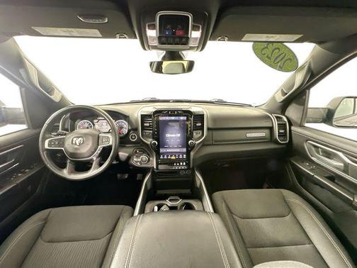 Diamond Black Crystal Pearlcoat 2023 RAM 1500 Big Horn/Lone Star