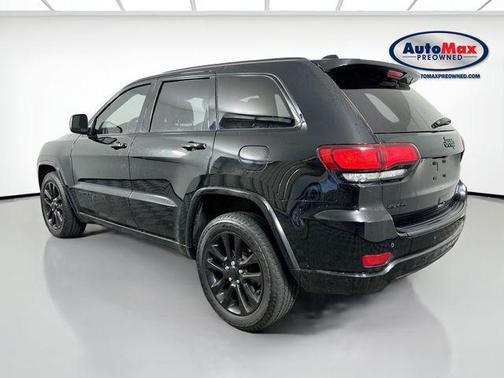 Diamond Black Crystal Pearlcoat 2020 Jeep Grand Cherokee Altitude