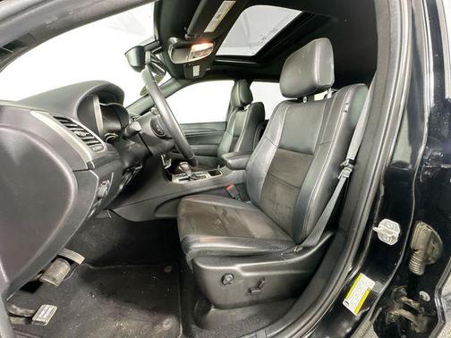 Diamond Black Crystal Pearlcoat 2020 Jeep Grand Cherokee Altitude