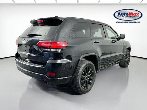 Diamond Black Crystal Pearlcoat 2020 Jeep Grand Cherokee Altitude