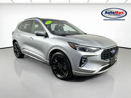 Iconic Silver Metallic 2023 Ford Escape ST-Line Elite