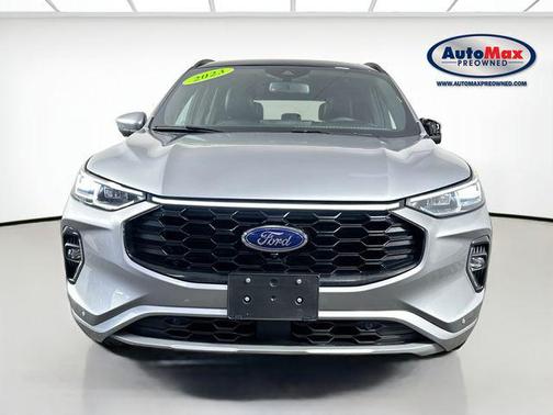 Iconic Silver Metallic 2023 Ford Escape ST-Line Elite