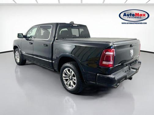 Diamond Black Crystal Pearlcoat 2023 RAM 1500 Limited