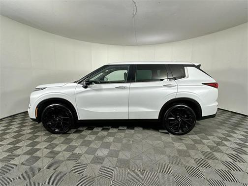 2023 Mitsubishi Outlander SE Black Edition S-AWC