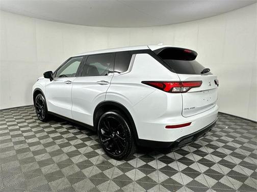 2023 Mitsubishi Outlander SE Black Edition S-AWC